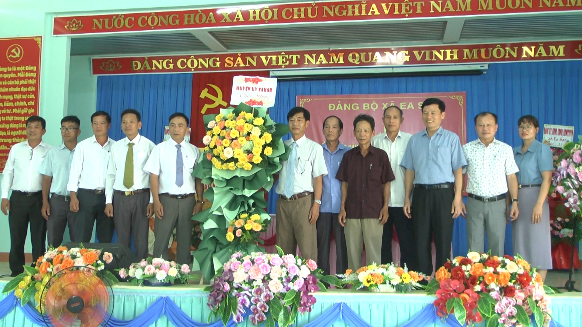 Trao hoa LS